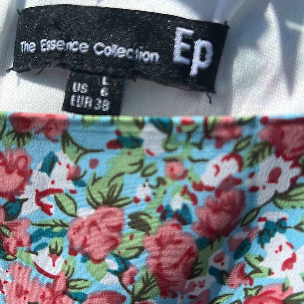Beautiful spring-Summer blouse - Picture 4 of 7